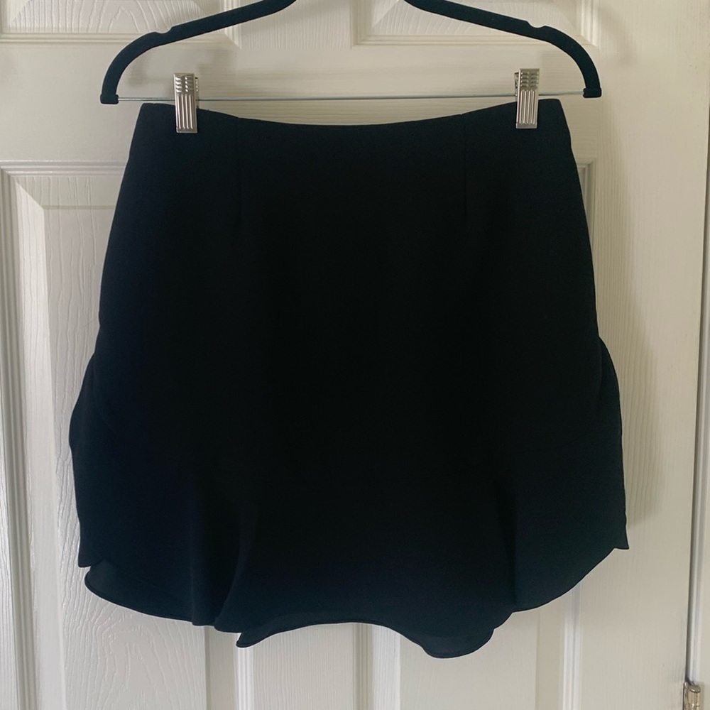 Short skirt with ruffle at bottom Banana Republic